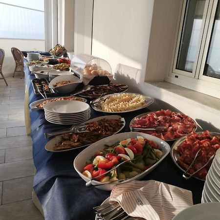 Le Roccette Mare Beach Hotel & Restaurant Тропея Экстерьер фото