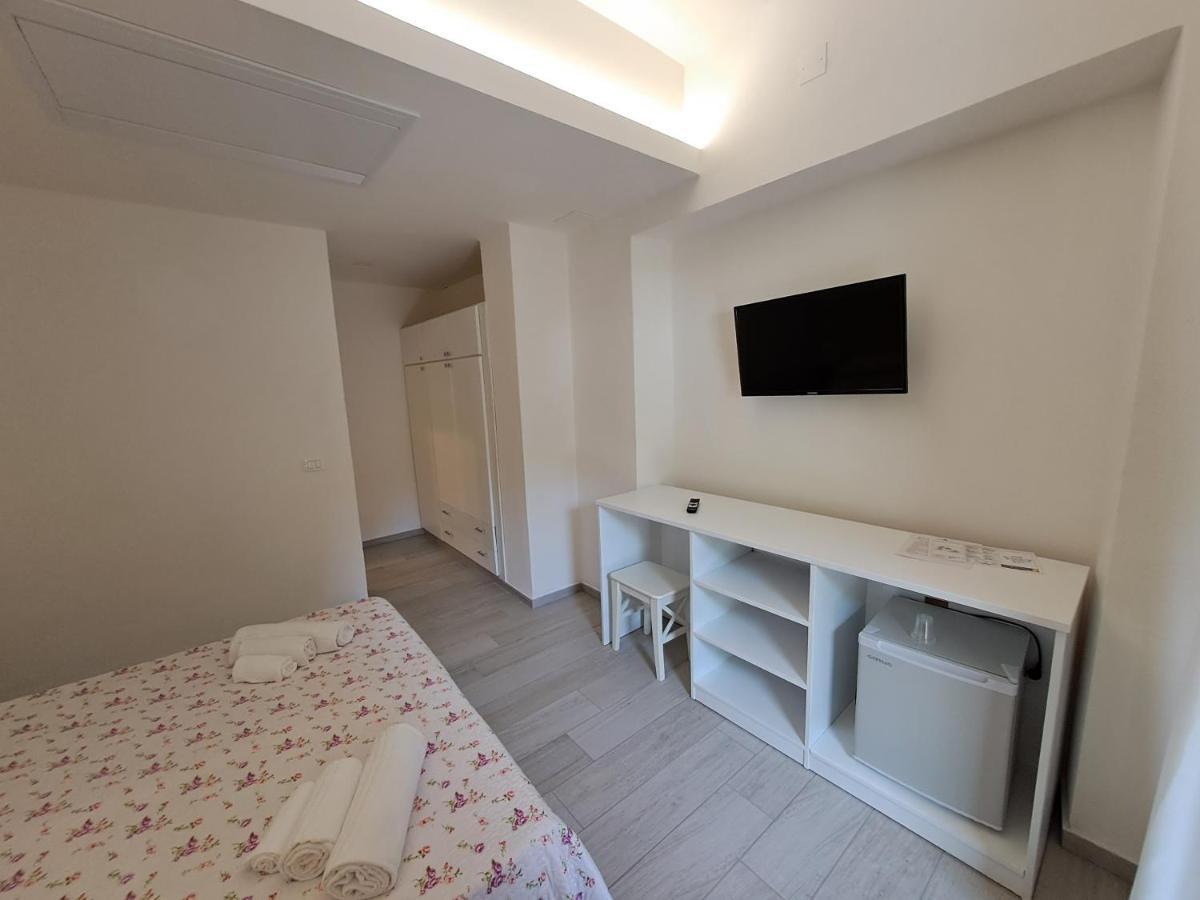 Le Roccette Mare Beach Hotel & Restaurant Тропея Экстерьер фото