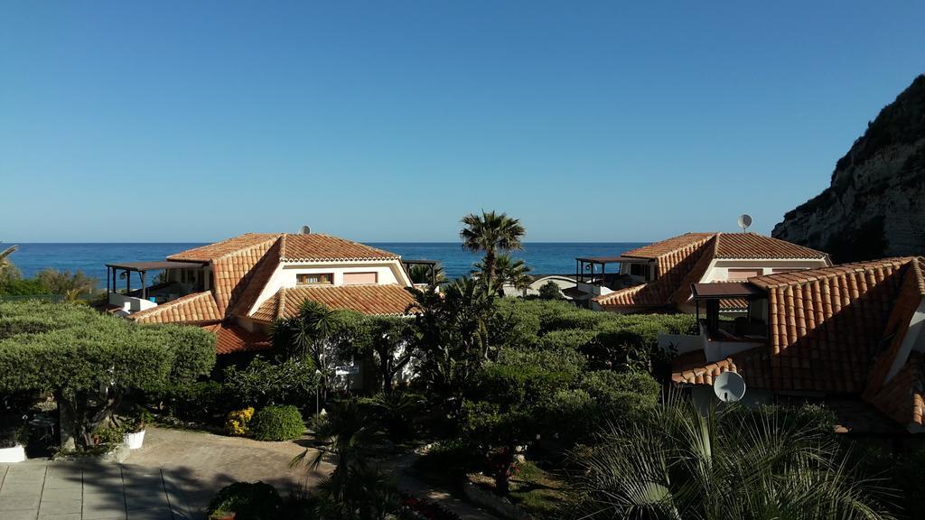 Le Roccette Mare Beach Hotel & Restaurant Тропея Экстерьер фото
